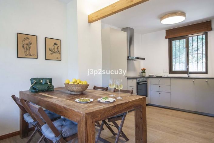 Image No.10-3 Bed Villa for sale