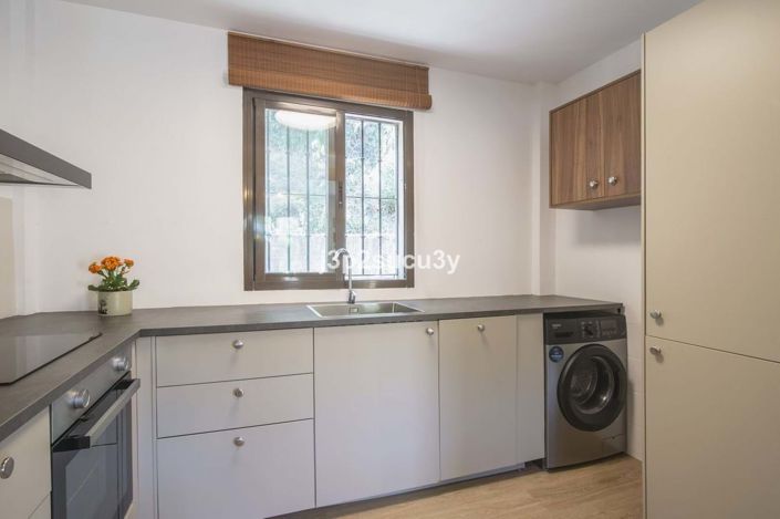 Image No.12-3 Bed Villa for sale