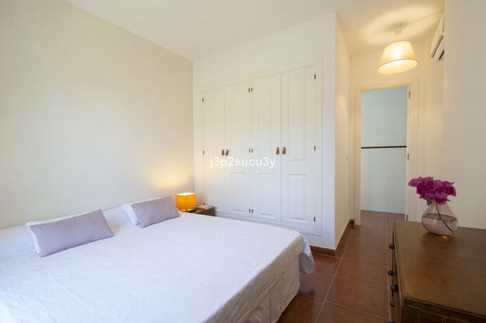 Image No.15-3 Bed Villa for sale