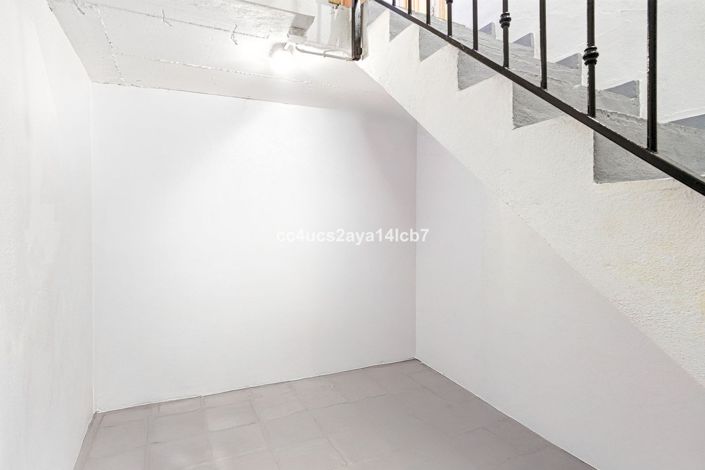 Image No.27-3 Bed Villa for sale