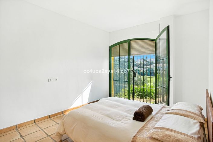 Image No.5-3 Bed Villa for sale