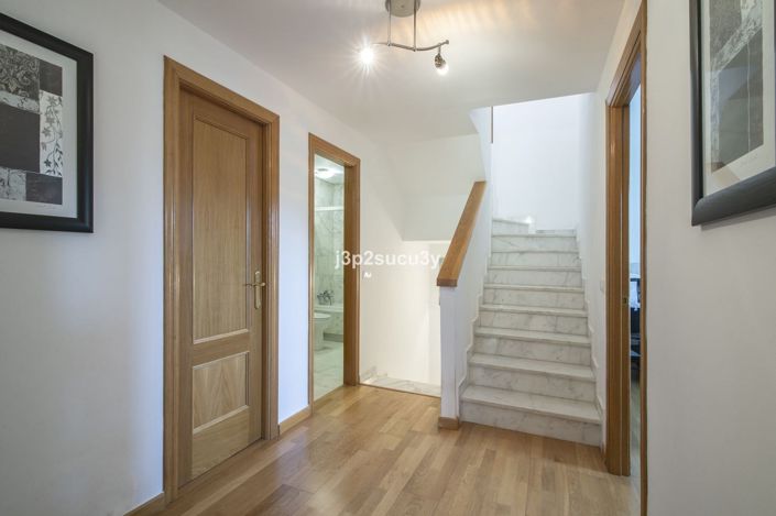 Image No.24-3 Bed Villa for sale