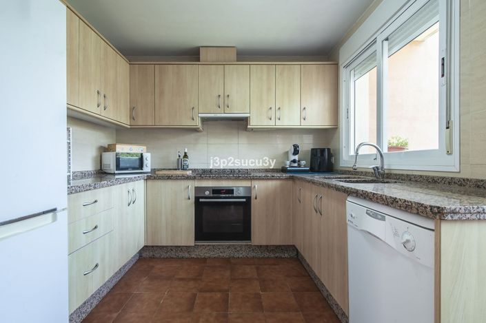 Image No.6-3 Bed Villa for sale