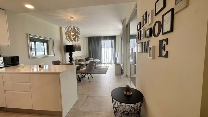 Image No.10-2 Bed Apartment for sale