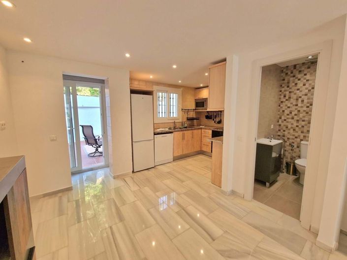 Image No.11-3 Bed Townhouse for sale