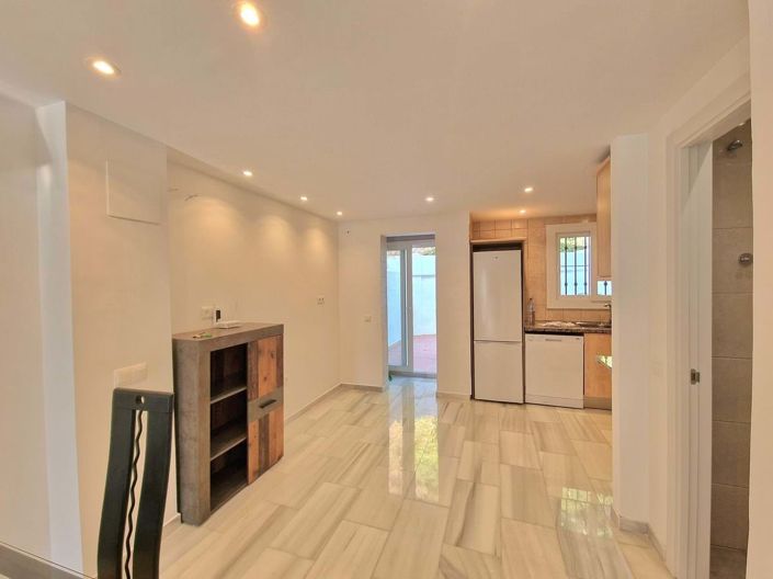 Image No.13-3 Bed Townhouse for sale