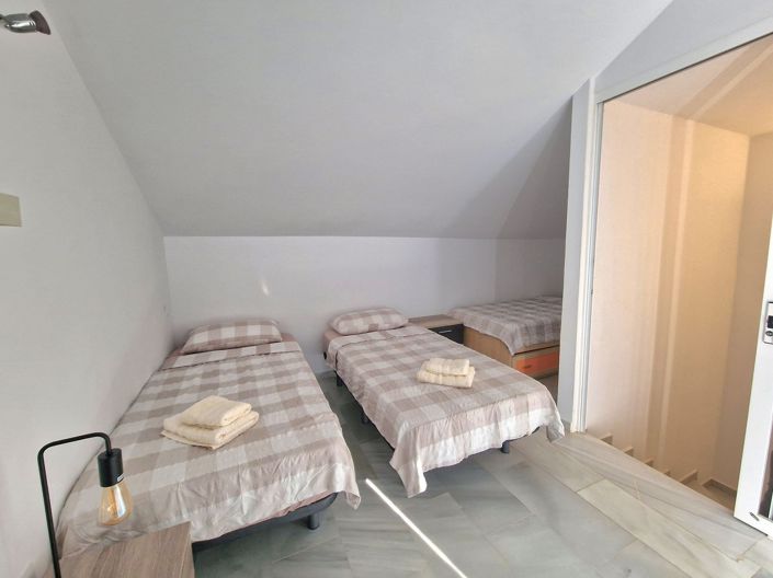 Image No.23-3 Bed Townhouse for sale