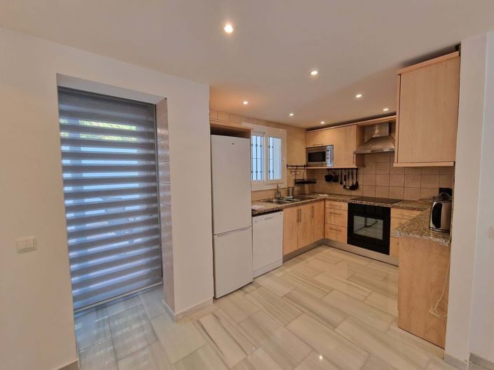 Image No.6-3 Bed Townhouse for sale