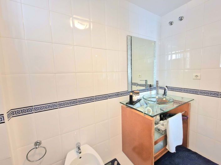 Image No.18-3 Bed Apartment for sale