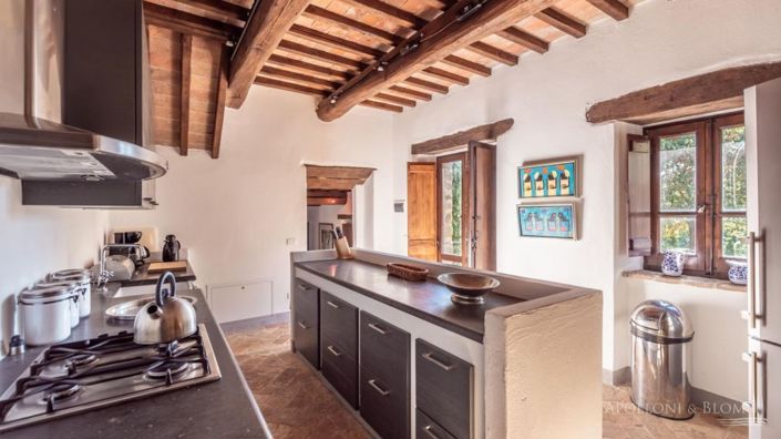 Image No.18-7 Bed Apartment for sale