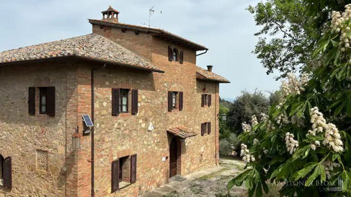 Image No.1-7 Bed Country House for sale