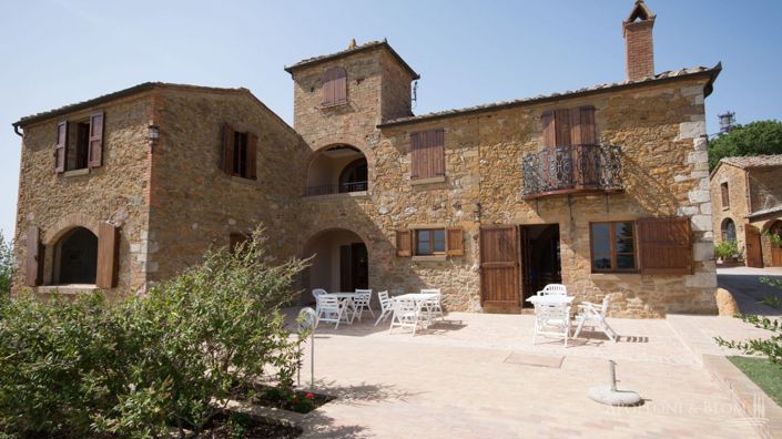 Image No.20-8 Bed Apartment for sale