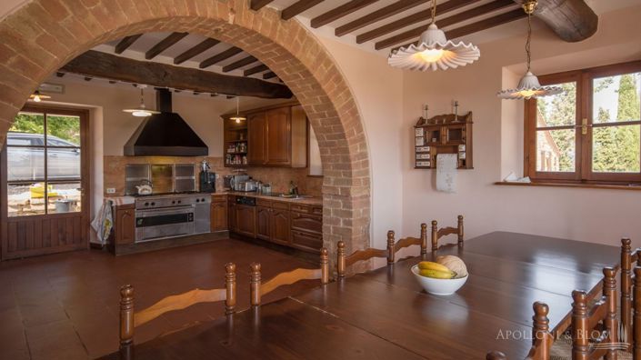 Image No.23-8 Bed Apartment for sale