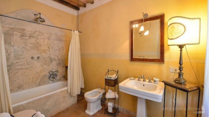 Image No.16-16 Bed Apartment for sale