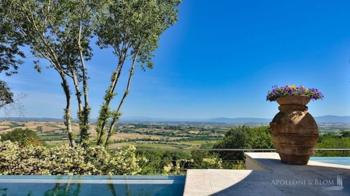 Image No.28-16 Bed Apartment for sale