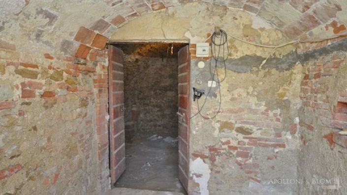 Image No.8-6 Bed Apartment for sale