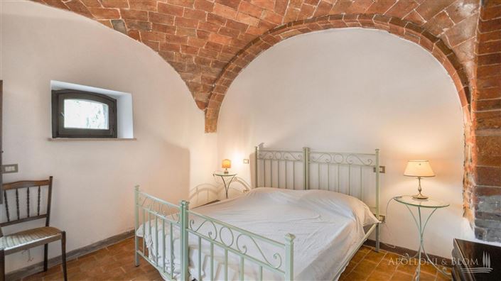 Image No.10-7 Bed Apartment for sale