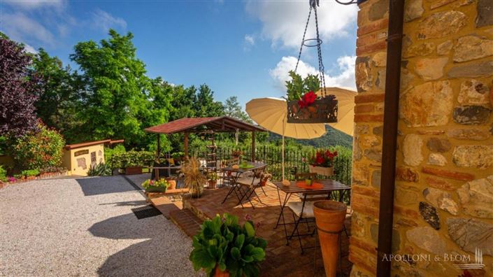 Image No.21-8 Bed Apartment for sale