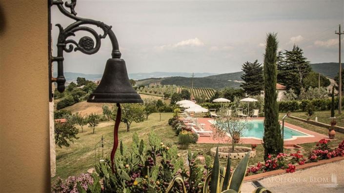 Image No.3-8 Bed Apartment for sale