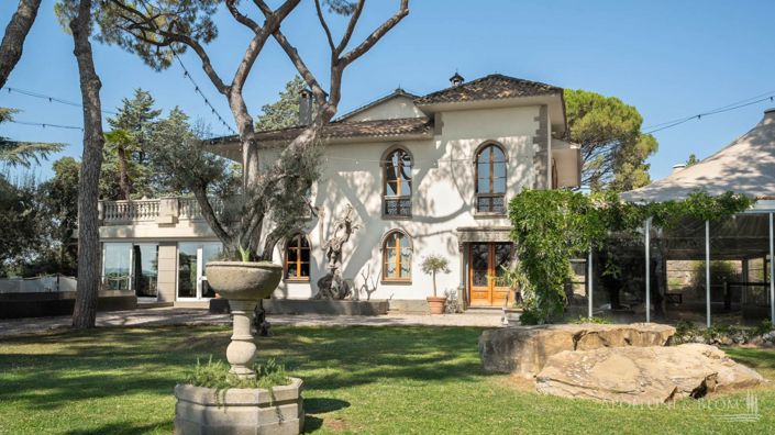 Image No.1-4 Bed Villa for sale