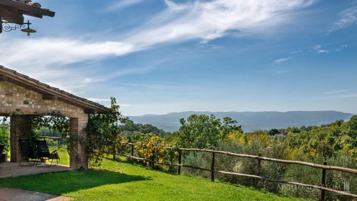 Image No.20-8 Bed Apartment for sale