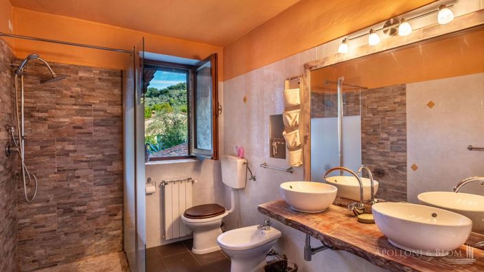 Image No.26-8 Bed Apartment for sale