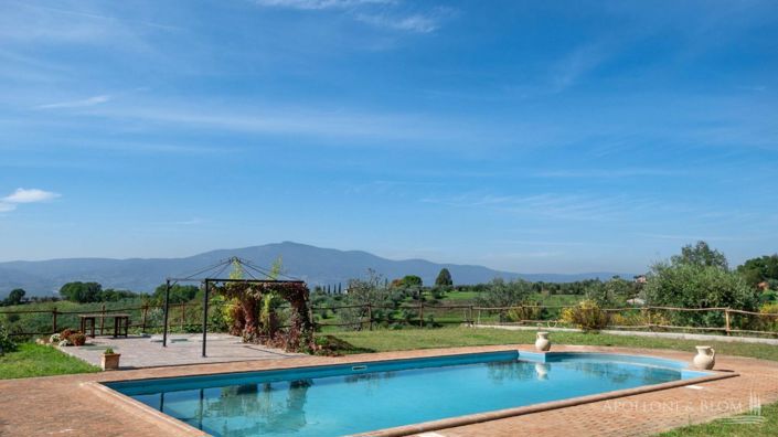 Image No.3-8 Bed Apartment for sale