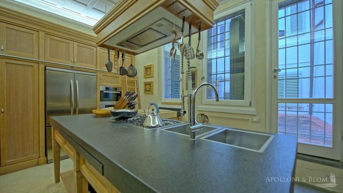 Image No.10-5 Bed Apartment for sale