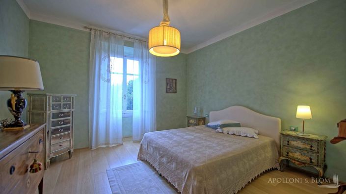 Image No.12-5 Bed Apartment for sale