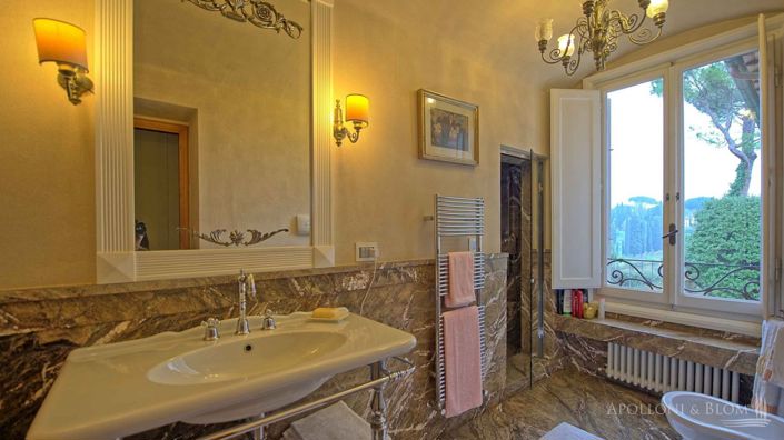 Image No.18-5 Bed Apartment for sale