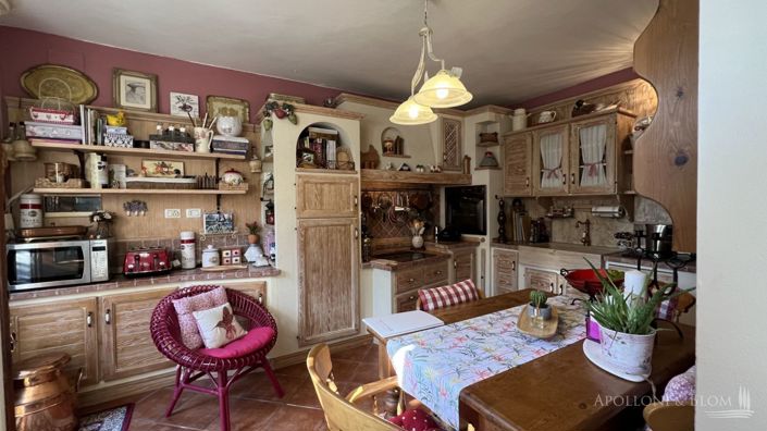 Image No.10-2 Bed Country House for sale