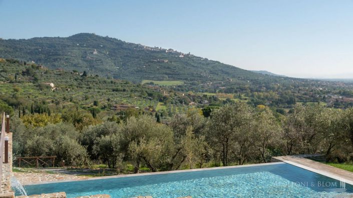 Image No.14-5 Bed Villa for sale