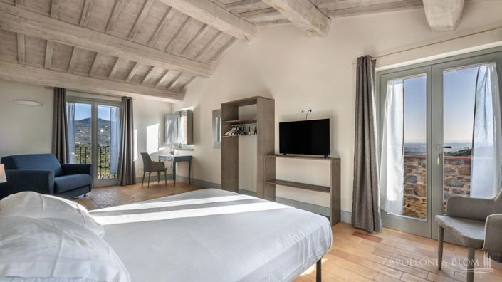 Image No.5-5 Bed Villa for sale