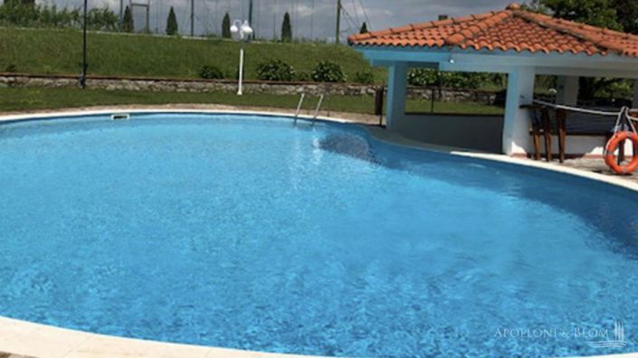 Image No.11-18 Bed Vineyard for sale