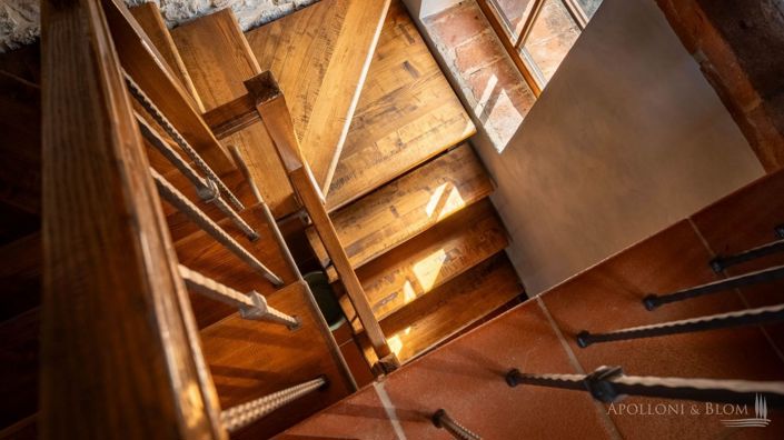 Image No.20-12 Bed Apartment for sale