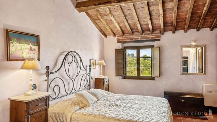 Image No.26-12 Bed Apartment for sale