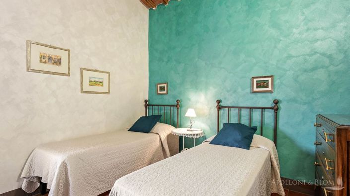 Image No.27-12 Bed Apartment for sale