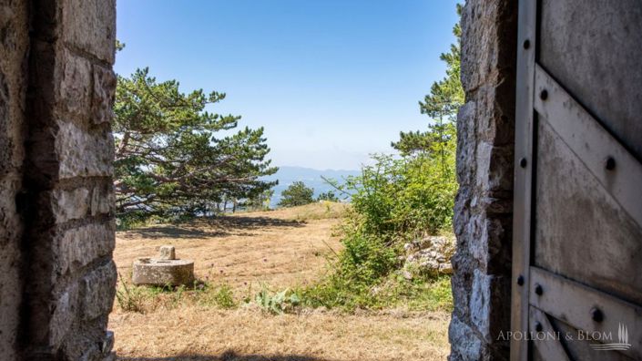 Image No.21-3 Bed Apartment for sale