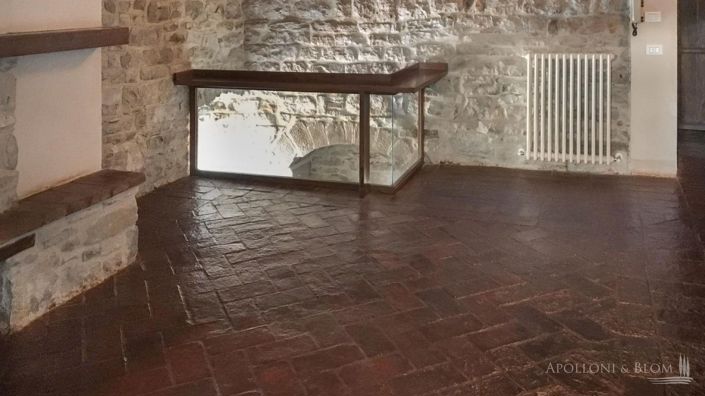 Image No.12-6 Bed Apartment for sale