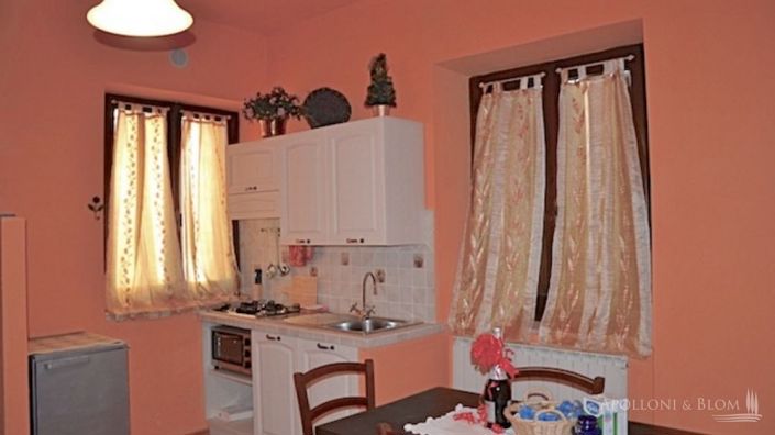 Image No.10-8 Bed Apartment for sale