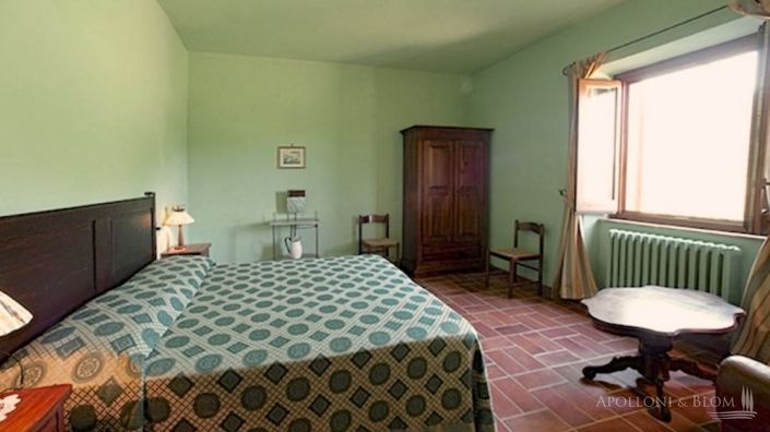 Image No.14-8 Bed Apartment for sale