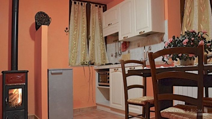 Image No.9-8 Bed Apartment for sale