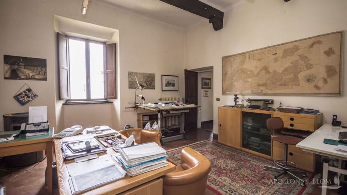 Image No.17-8 Bed Apartment for sale