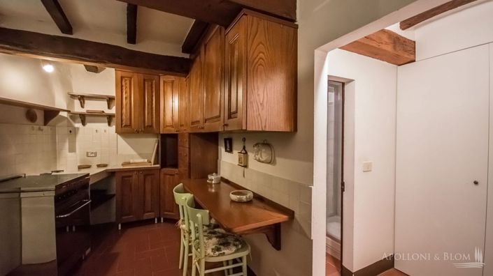 Image No.19-8 Bed Apartment for sale