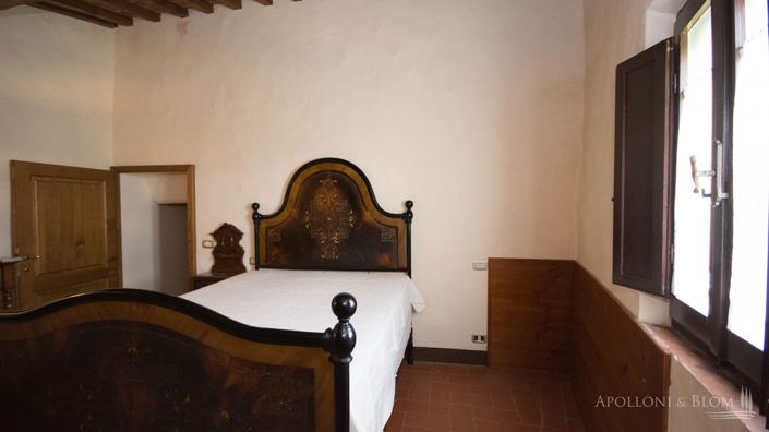 Image No.22-8 Bed Apartment for sale