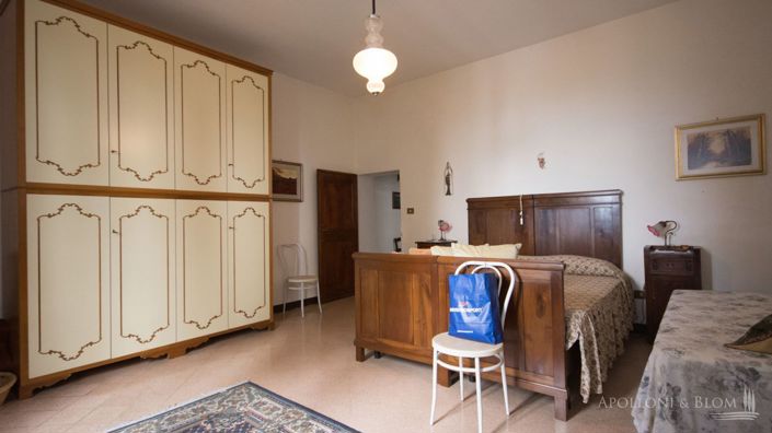 Image No.30-8 Bed Apartment for sale