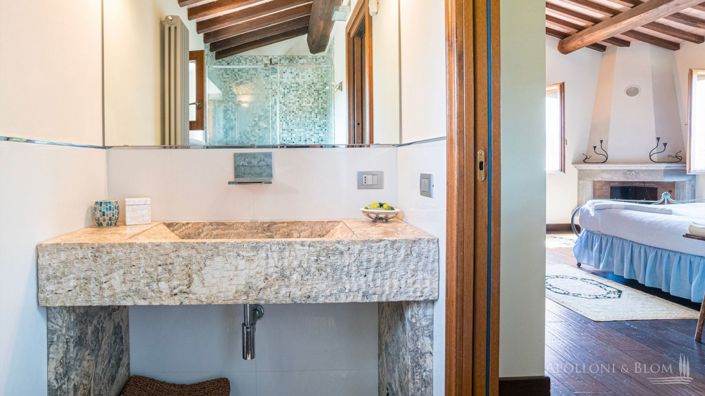 Image No.18-4 Bed Villa for sale