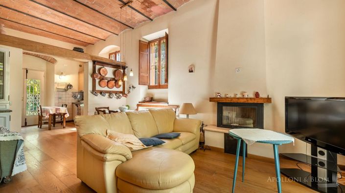 Image No.10-8 Bed Villa for sale