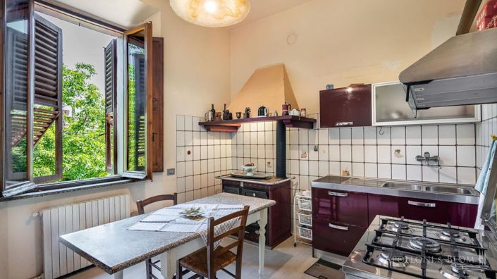 Image No.15-8 Bed Villa for sale