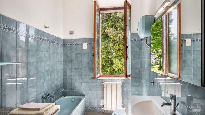 Image No.17-8 Bed Villa for sale